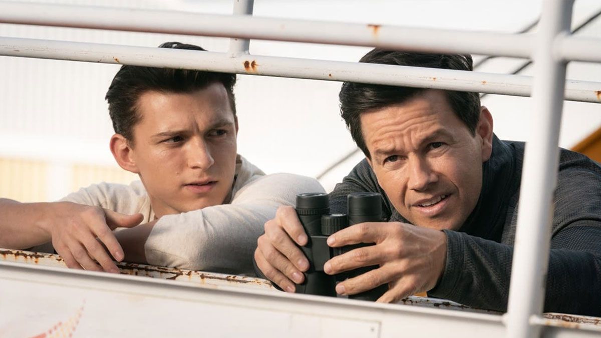 Tom Holland y Mark Wahlberg la rompen como dupla en esta película de Netflix.