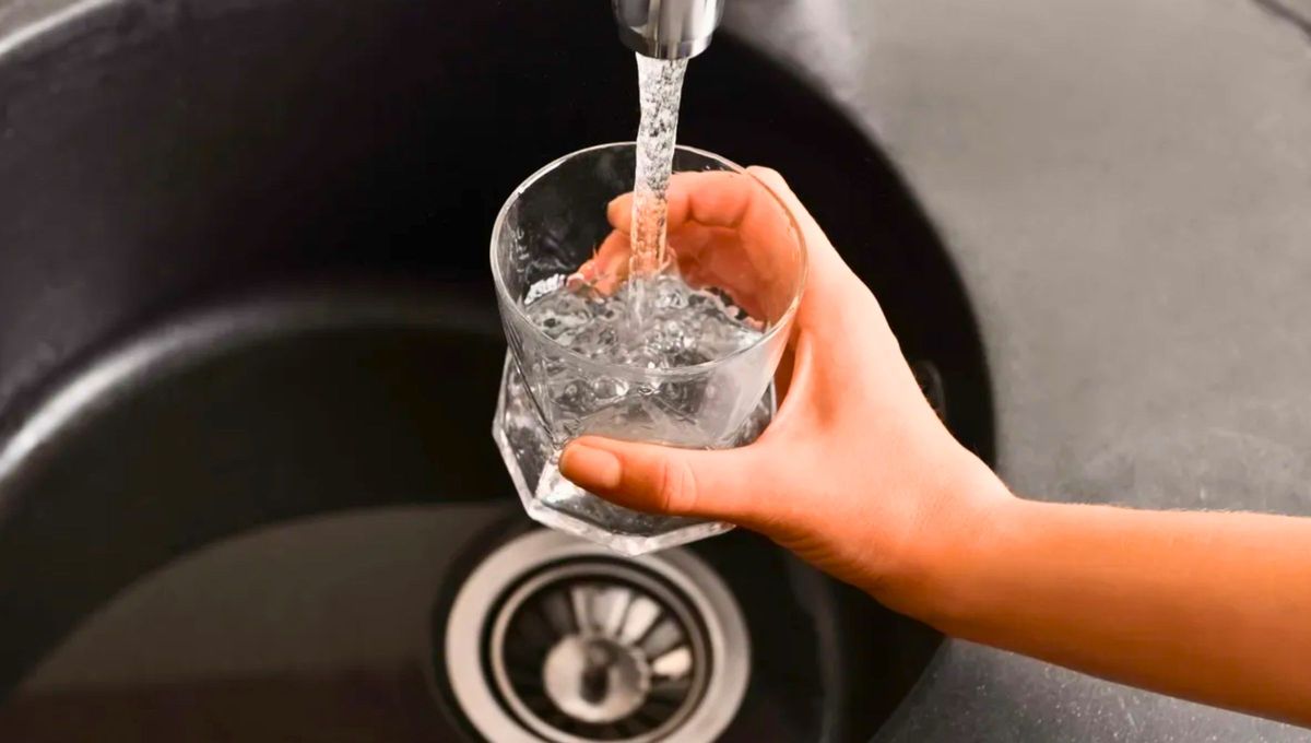 Se solicita a las personas usuarias realizar las reservas de agua domiciliarias para cuando se produzca la afectación y destinar su uso solo para consumo e higiene personal. Se solicita a las personas usuarias realizar las reservas de agua domiciliarias para cuando se produzca la afectación y destinar su uso solo para consumo e higiene personal.