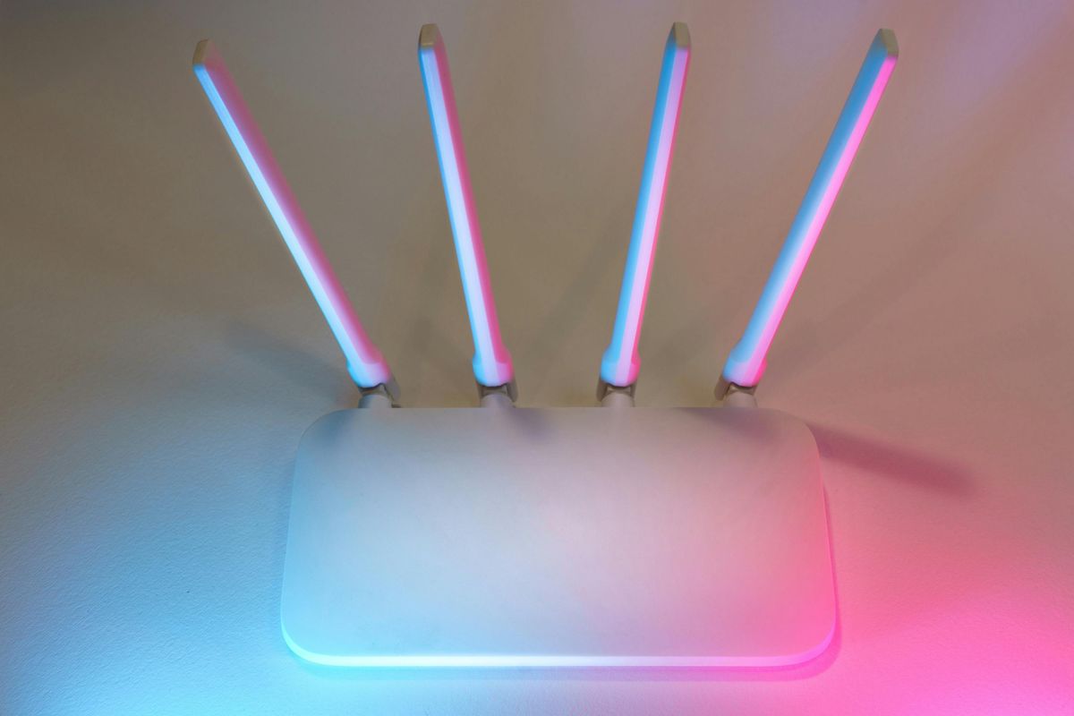 Descubrí cómo mejorar la conexión a internet colocando una moneda sobre el router WiFi. Foto: Pexels Descubrí cómo mejorar la conexión a internet colocando una moneda sobre el router WiFi. Foto: Pexels