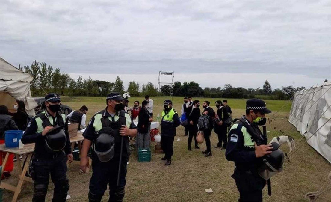 Un concejal de Tucumán celebró una fiesta de 15 con 400 invitados