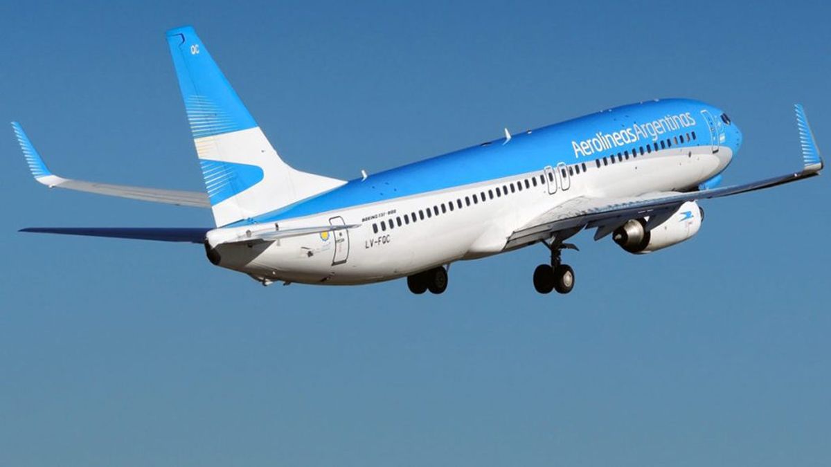 Los peronistas mendocinos aseguraron que Aerolíneas Argentinas está en proceso de reducción del déficit. Los peronistas mendocinos aseguraron que Aerolíneas Argentinas está en proceso de reducción del déficit.