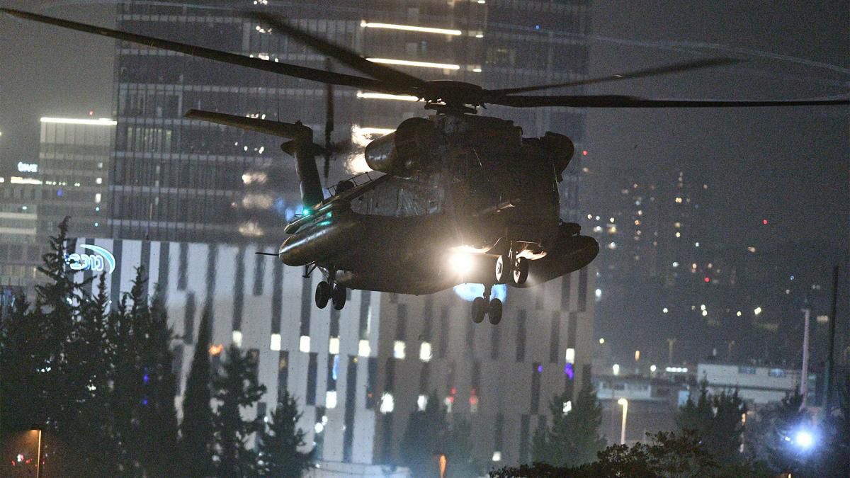 Hamas liberó a otros 14 rehenes israelíes y a tres extranjeros, y fueron llevados en helicópteros a un hospital Hamas liberó a otros 14 rehenes israelíes y a tres extranjeros, y fueron llevados en helicópteros a un hospital