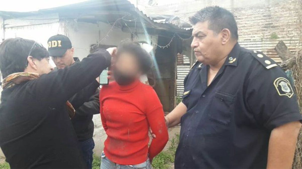 Murió el bebé que fue rociado y prendido fuego junto a su madre por una joven