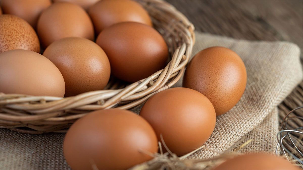 Un huevo a temperatura ambiente puede durar unos 10 días.