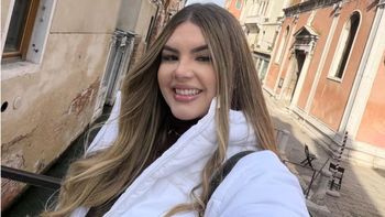 Cometió un femicidio de casi 70 puñaladas y fue filmado saliendo del lugar como si nada Cometió un femicidio de casi 70 puñaladas y fue filmado saliendo del lugar como si nada