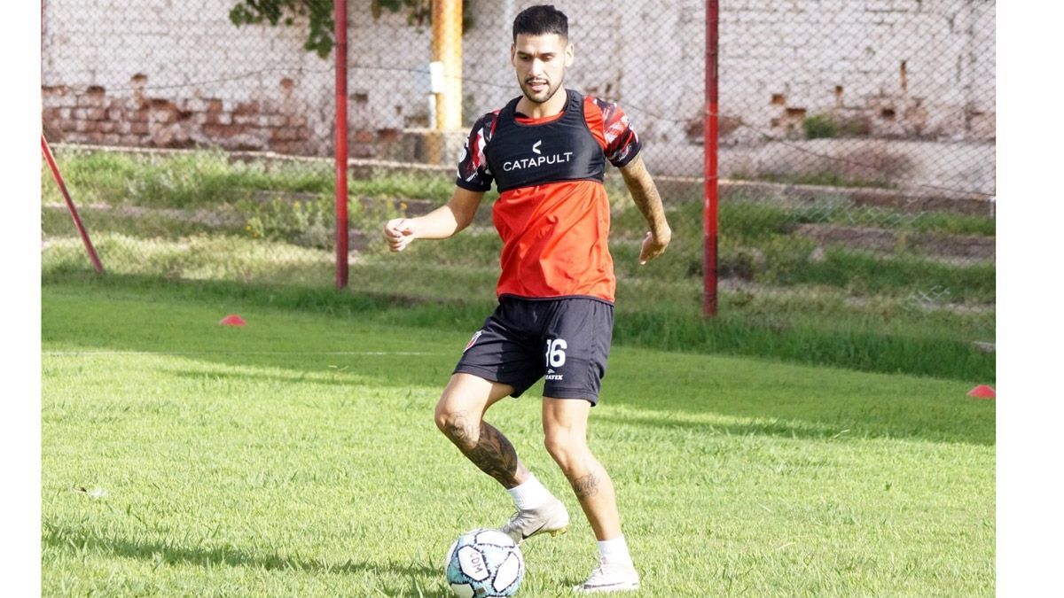 Cristian Carrizo cuando jugó en el Deportivo Maipú.