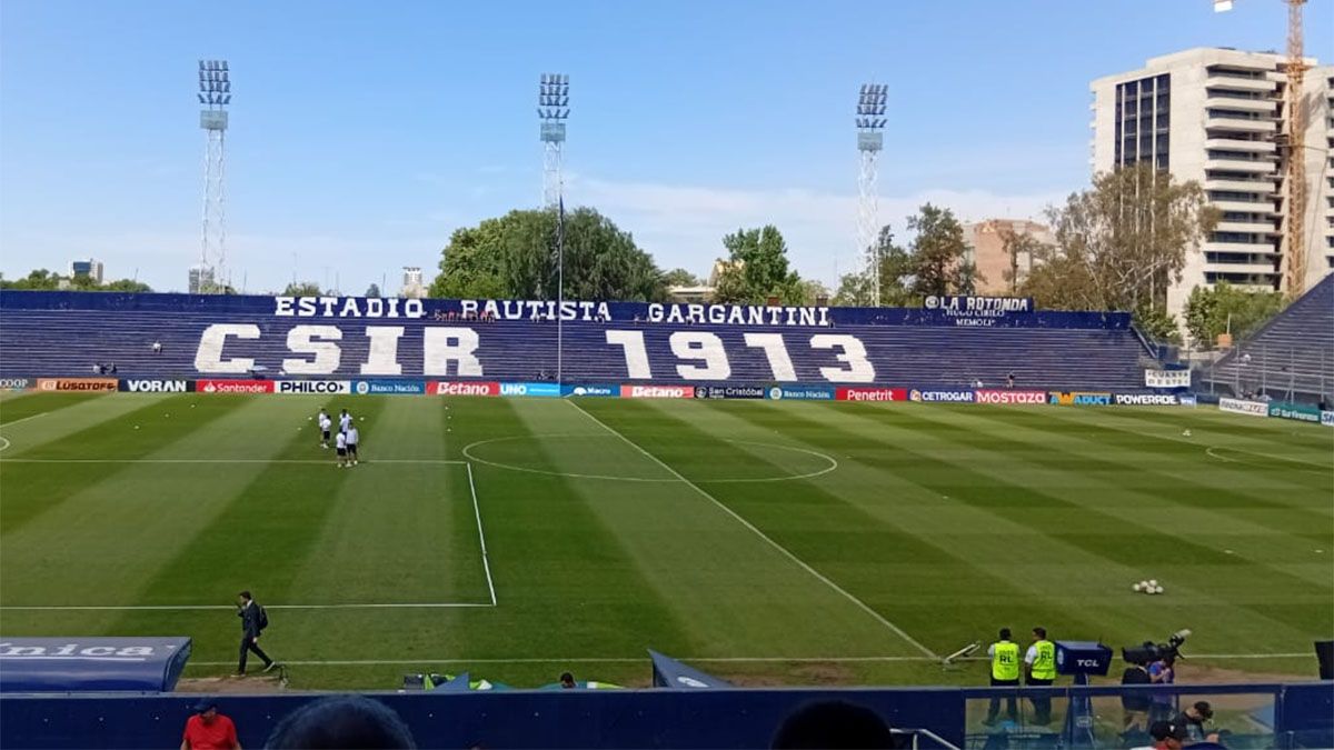 Independiente Rivadavia deb&iacute;a jugar de local ante el Rojo de Avellaneda este jueves en el inicio de la sexta fecha del Torneo Apertura.