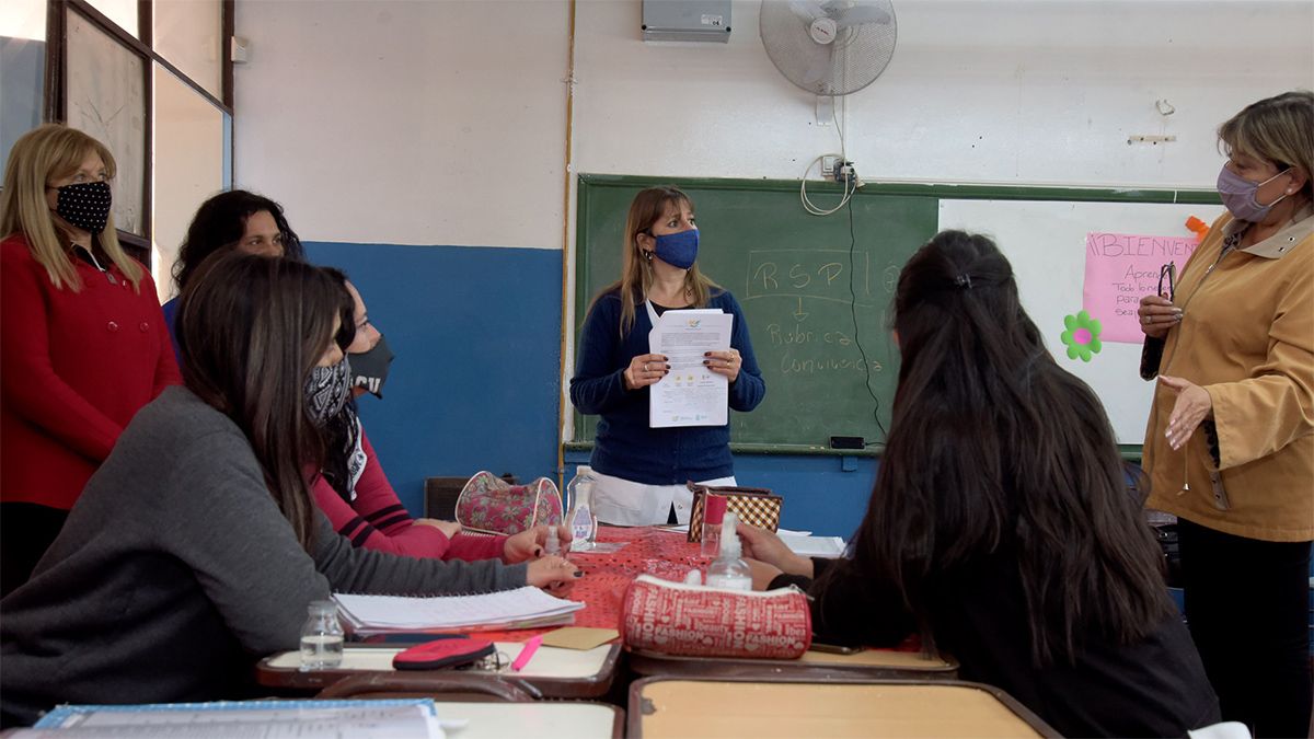 Los docentes cobrarán hasta $20.000 correspondientes a la ayuda para útiles.