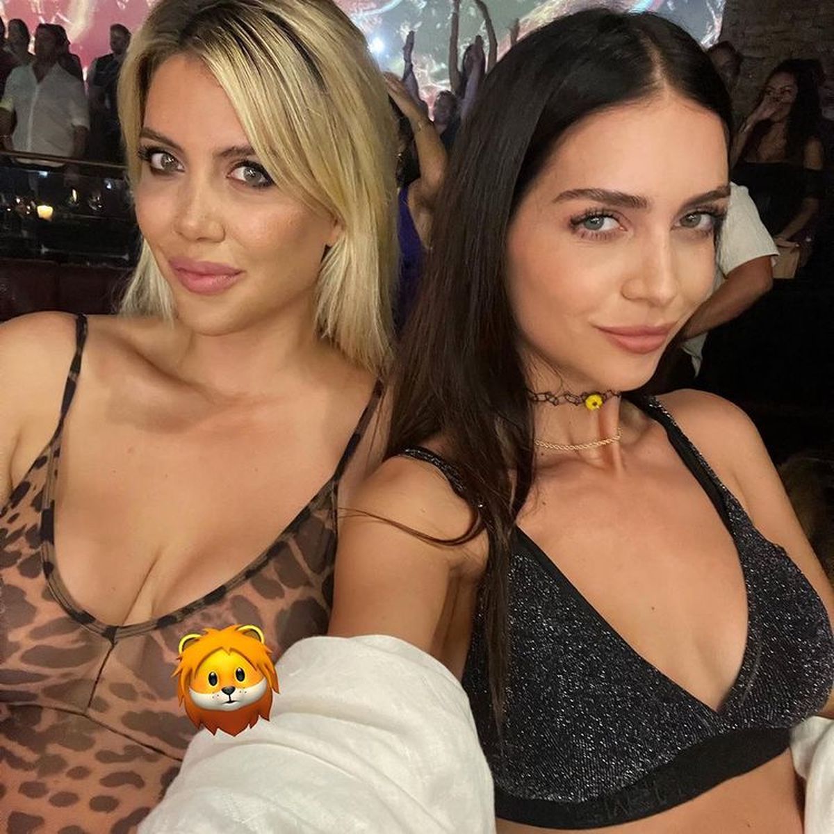 La foto más explosiva de Zaira y Wanda en Ibiza.