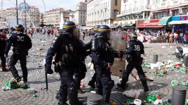 Un hincha estuvo al borde de la muerte tras una pelea en la Eurocopa