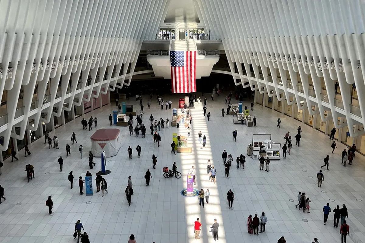 Personas el interior de la estación Oculus, en Nueva York en Estados Unidos (Archivo). Crédito: EFE/ Nora Quintanilla. Personas el interior de la estación Oculus, en Nueva York en Estados Unidos (Archivo). Crédito: EFE/ Nora Quintanilla.