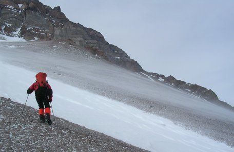Los andinistas que buscan llegar a la cima del Aconcagua el 25 enviaron más fotos