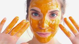 La mezcla de la canela con la miel puede ayudarte a eliminar el acné.