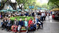 La Peatonal Sarmiento celebra sus 30 años con promociones y espectáculos
