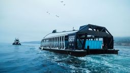 Construyen la aspiradora más grande del planeta Tierra: una construcción que limpia el plástico del océano Construyen la aspiradora más grande del planeta Tierra: una construcción que limpia el plástico del océano