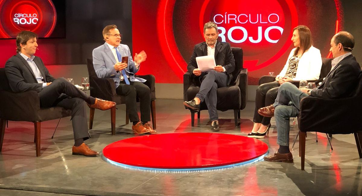Federico Pagano, Carlos Hernández, Nacho Rodríguez, Carina Scandura y Dalmiro Barbeito, en pleno debate en Círculo Rojo.