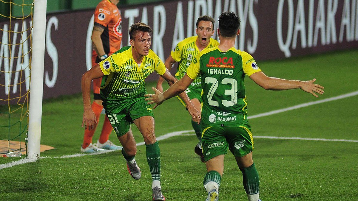 Defensa clasificó para la final de la Copa Sudamericana al golear a Coquimbo Unido.