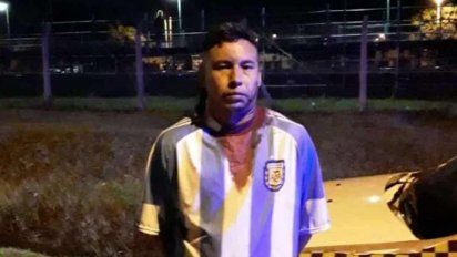 El hombre que apuñaló a su expareja en Pilar se negó a declarar. La joven sigue internada en grave estado.