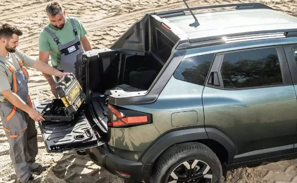 ¿Qué podemos cargar? Aparentemente, no mucho, ya que el espacio de caja de la Duster pickup es limitado. ¿Qué podemos cargar? Aparentemente, no mucho, ya que el espacio de caja de la Duster pickup es limitado.