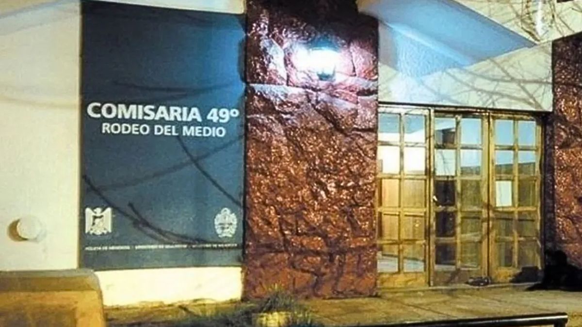 La Comisaría 49° de Rodeo del Medio intervino en el caso de asesinato del joven Miguel Ángel Argota, en el barrio El Rosedal.&nbsp;