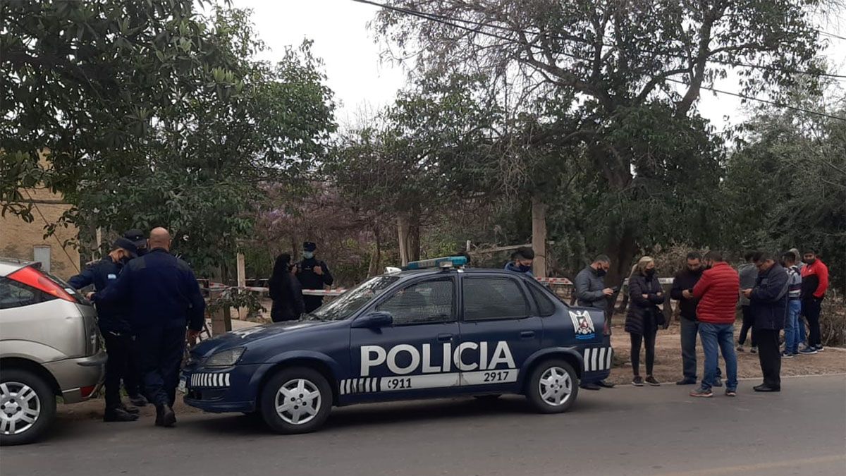 La escena de uno de os 80 homicidios que ocurrió en Mendoza durante 2020.