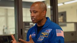 Victor J. Glover es un capitán de navío de la Armada de los Estados Unidos, piloto de pruebas y uno de los astronautas que participó en la misión Artemis II.