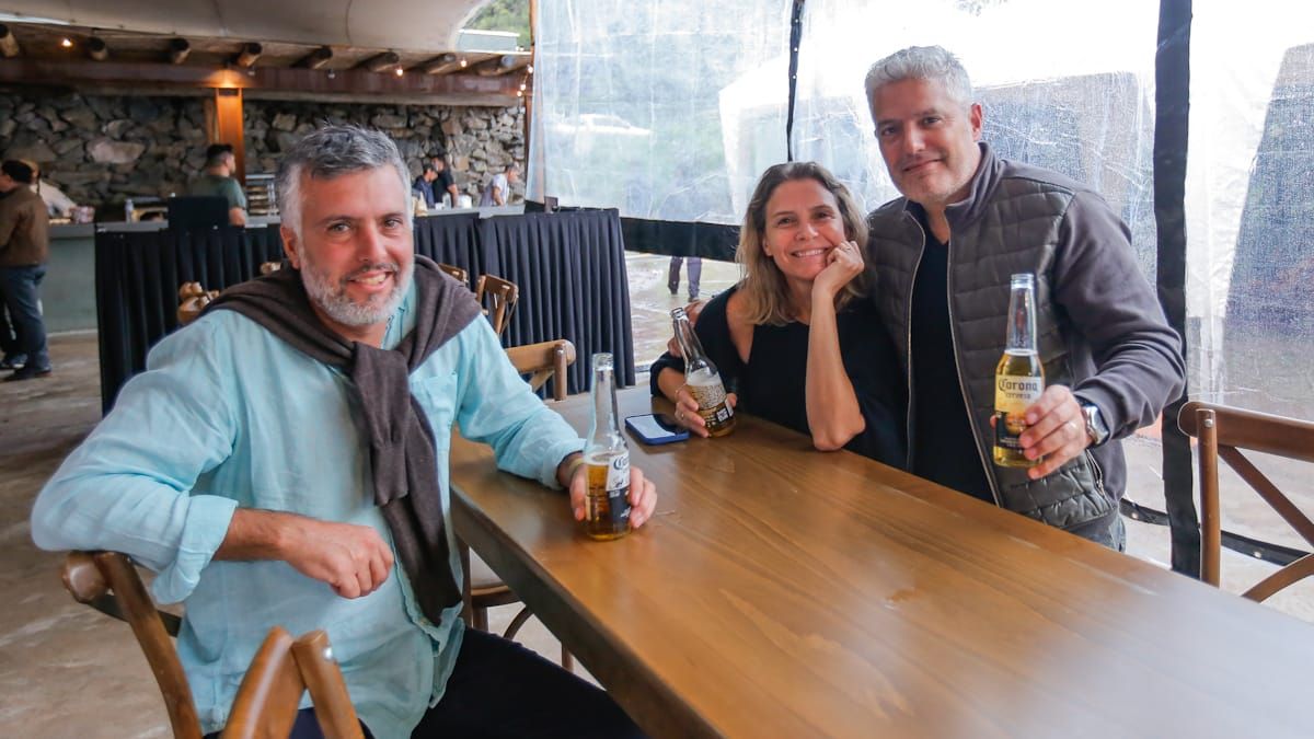 Carlos Olivares, Evangelina Sgro y Juan Manuel Olivares. Carlos Olivares, Evangelina Sgro y Juan Manuel Olivares.