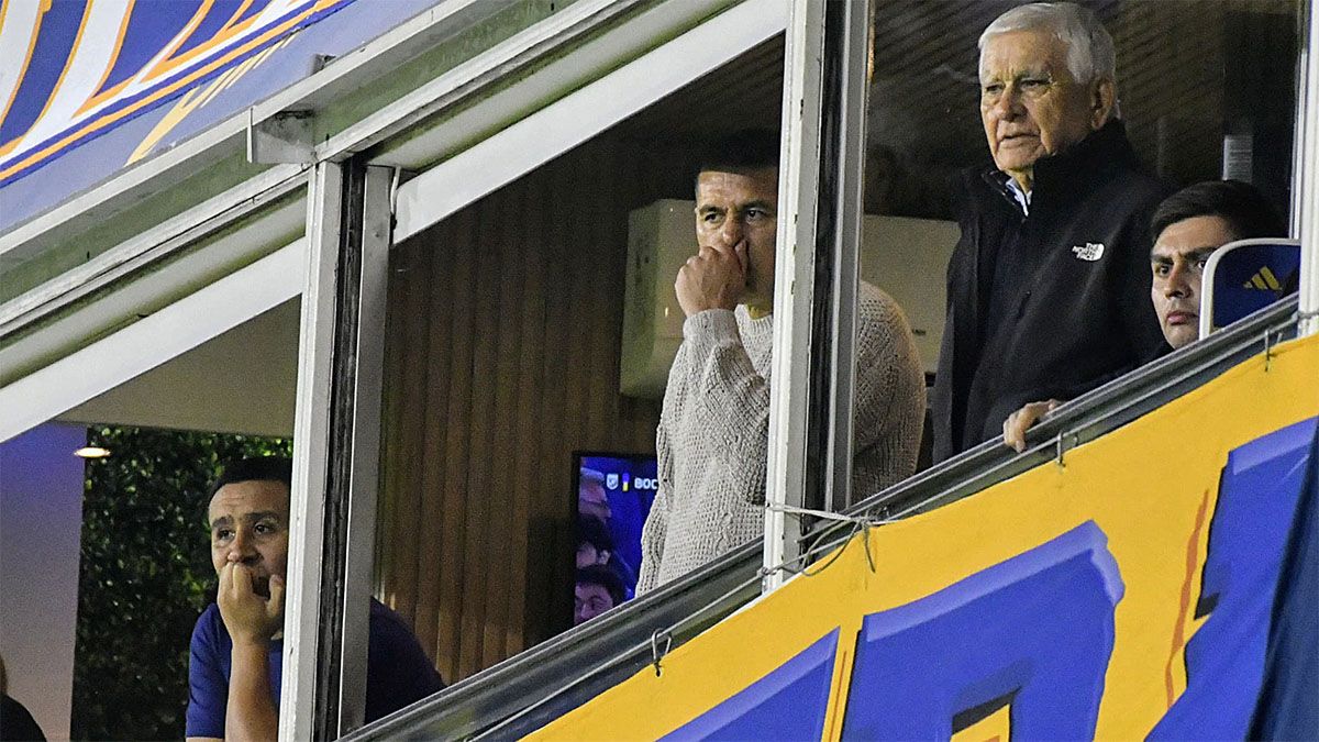 Riquelme vive momentos difíciles en Boca.