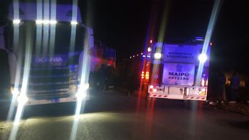Un motociclista de 20 años murió luego de chocar con un camión sin luces en Luján