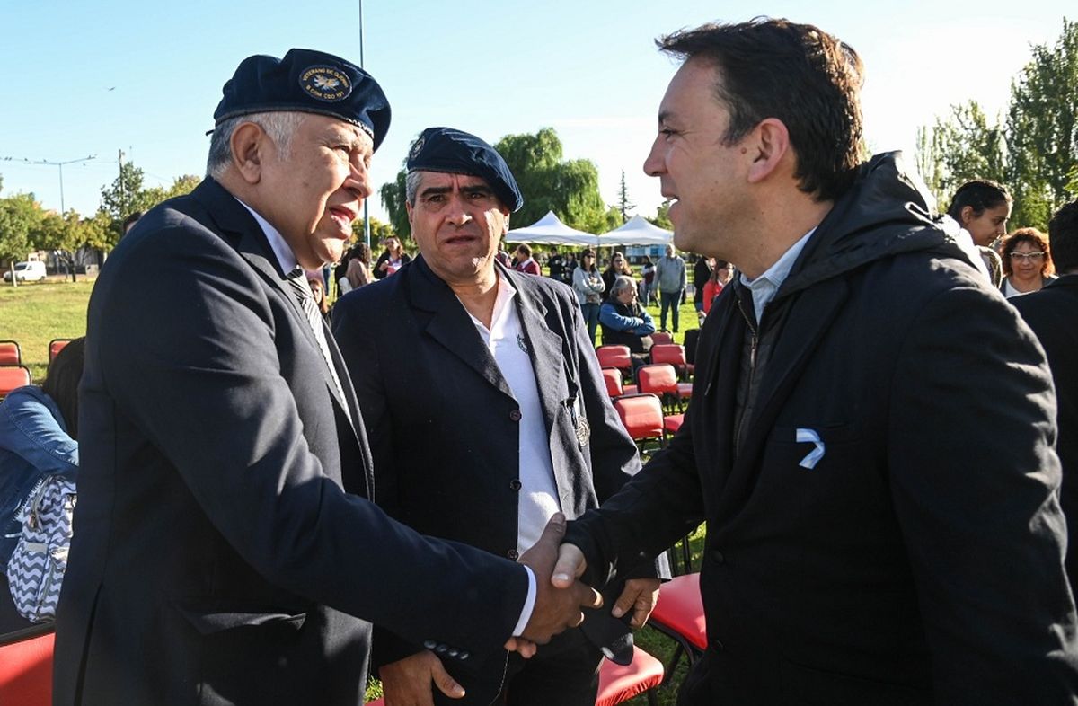 Tadeo García Zalazar, intendente de Godoy Cruz, este domingo homenajeó a combatientes de Malvinas. En diciembre cumplirá 8 años de gobierno. Iba a ser el delfín de Cornejo.