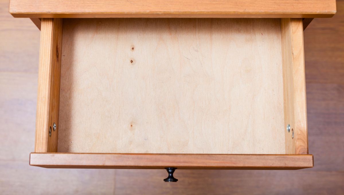 Puedes reutilizar y usar estas bolsitas en los lugares de la casa donde se junta humedad. Puedes reutilizar y usar estas bolsitas en los lugares de la casa donde se junta humedad.