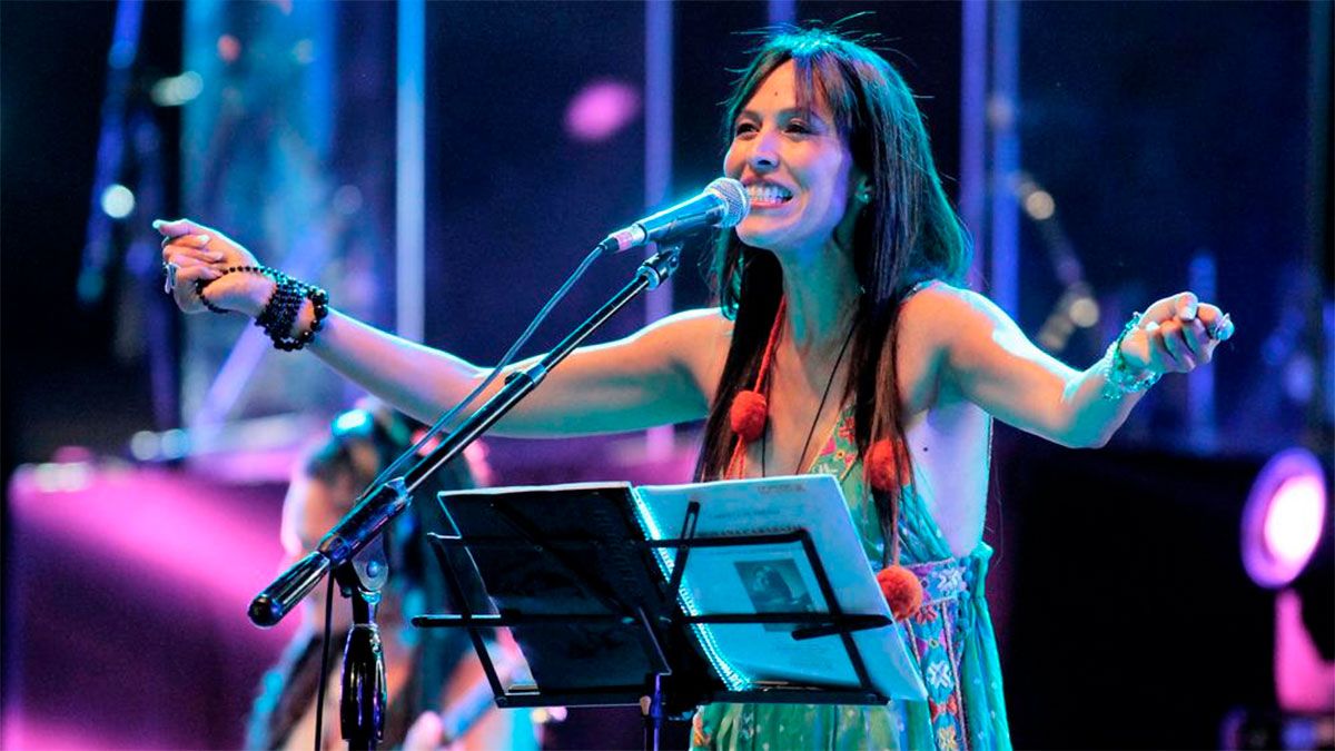 La folclorista Roxana Carabajal es sobrina del reconocido músico Peteco Carabajal.