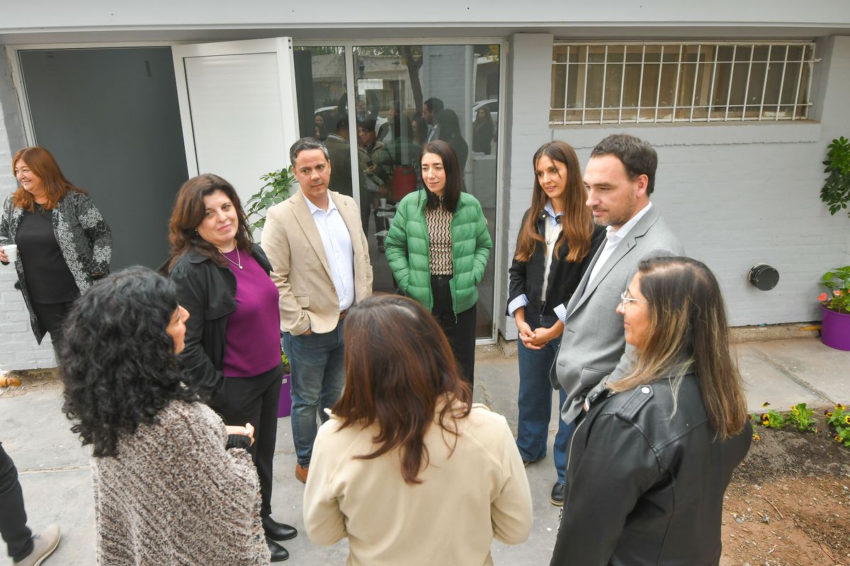 El ministro Rodolfo Montero junto al equipo de salud mental de Lavalle. El ministro Rodolfo Montero junto al equipo de salud mental de Lavalle.