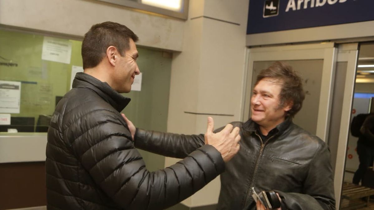 Facundo Correa Llano recibió a Javier Milei esta mañana en el aeropuerto El Plumerillo. Facundo Correa Llano recibió a Javier Milei esta mañana en el aeropuerto El Plumerillo.