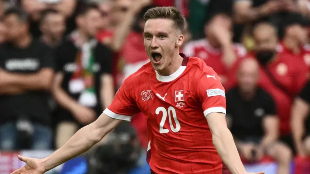 Michel Aebischer puso el 2 a 0 para Suiza en el debut en la Eurocopa 2024 y todo era fácil para los helvéticos. Luego llegaría la reacción de Hungría que se pondría a tiro. Michel Aebischer puso el 2 a 0 para Suiza en el debut en la Eurocopa 2024 y todo era fácil para los helvéticos. Luego llegaría la reacción de Hungría que se pondría a tiro.