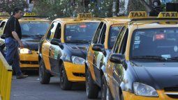 Dueños de taxis denuncian que circulan 4.000 remises truchos en Mendoza