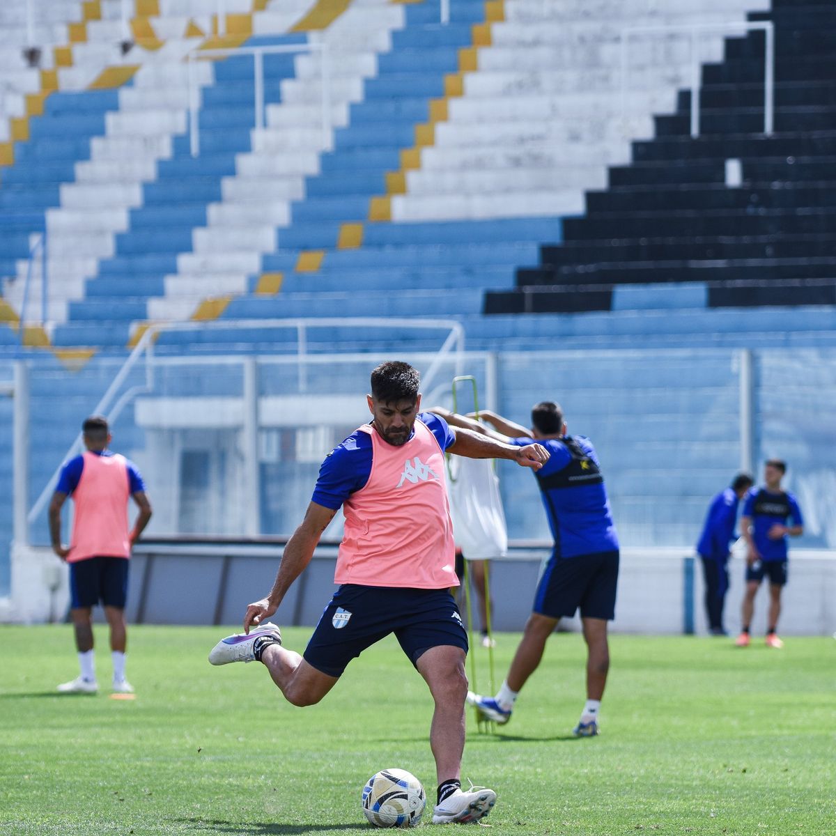 Atl&eacute;tico Tucum&aacute;n entren&oacute; en la previa del partido ante Godoy Cruz.