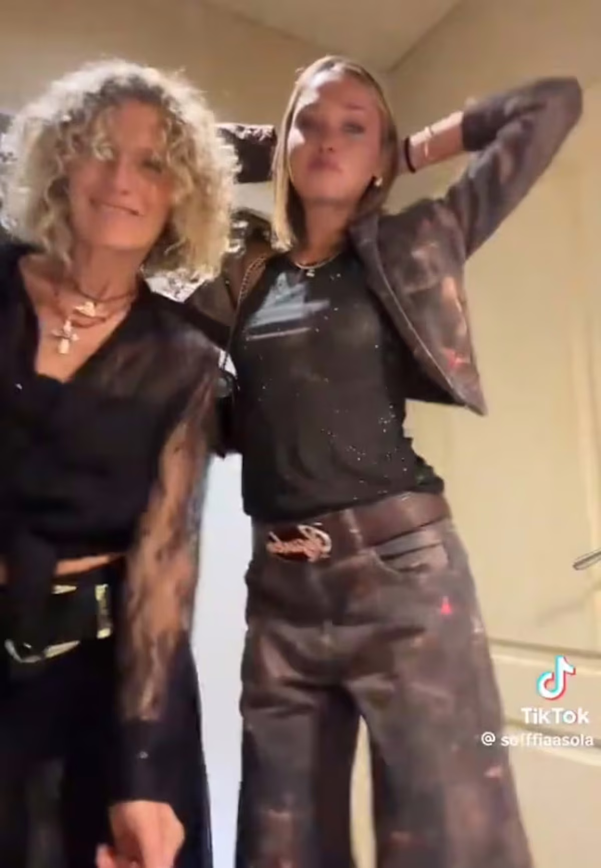 Maru Botana se grabó bailando sexy con su hija de 19 años y causó furor. Maru Botana se grabó bailando sexy con su hija de 19 años y causó furor.