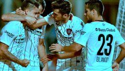 San Lorenzo se quedó con el clásico y volvió a la punta