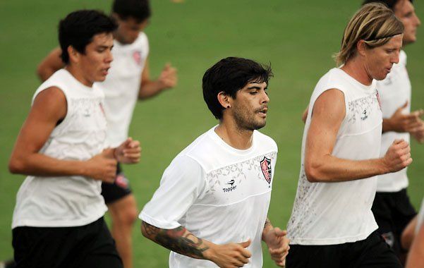 Berti anticipó que Banega jugará desde el arranque