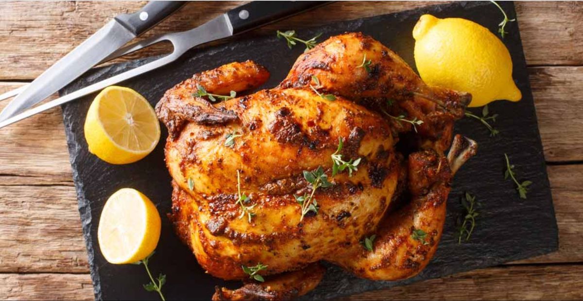 La receta del pollo a la parri con manteca de hierbas que se desarma. La receta del pollo a la parri con manteca de hierbas que se desarma.