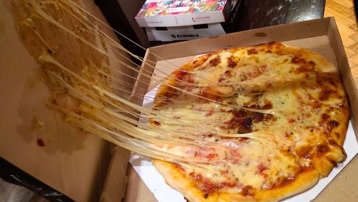 Un claro ejemplo de lo que puede ocurrirle a tu comida si no tiene el protector de pizza Un claro ejemplo de lo que puede ocurrirle a tu comida si no tiene el protector de pizza