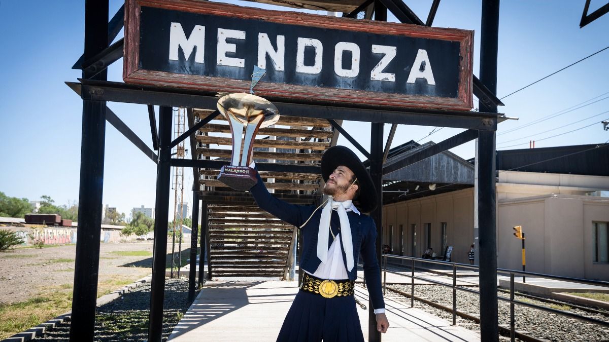 Marcos Vazquez, el mendocino campeón nacional de malambo. Marcos Vazquez, el mendocino campeón nacional de malambo.