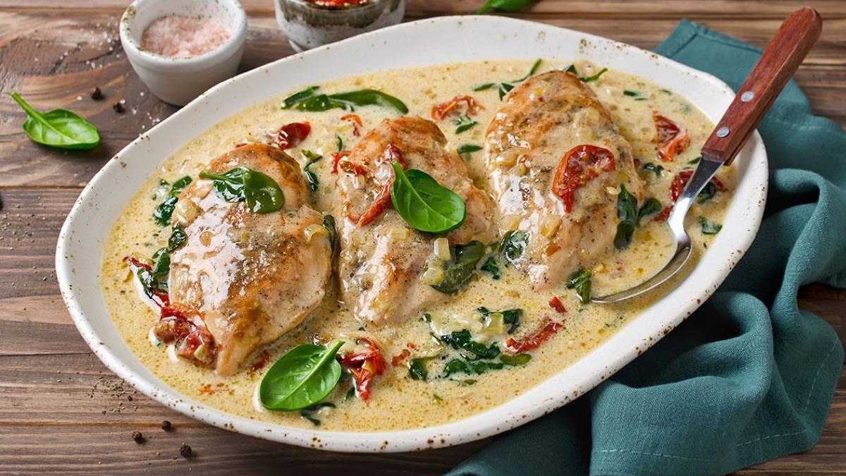 Recetas: cómo hacer pollo a la crema sabroso con solo 4 ingredientes y en 25 minutos. Recetas: cómo hacer pollo a la crema sabroso con solo 4 ingredientes y en 25 minutos.