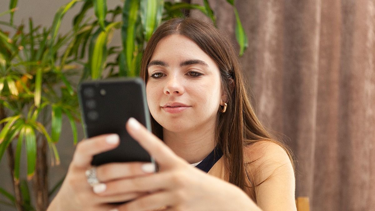 La Reina de la Vendimia prefiere no estar pendiente de las redes, donde la agresividad extrema es muy común.