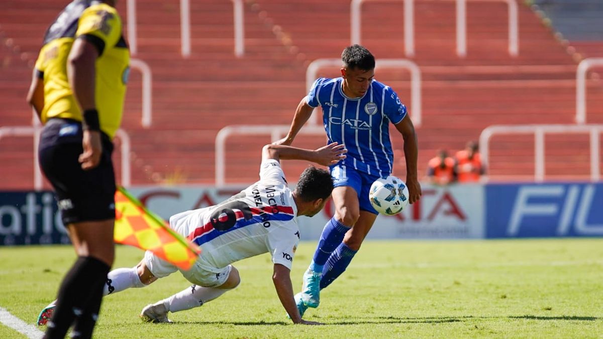 El Tomba dejó atrás al último de la tabla y sigue en la punta (UNO/Axel Lloret)