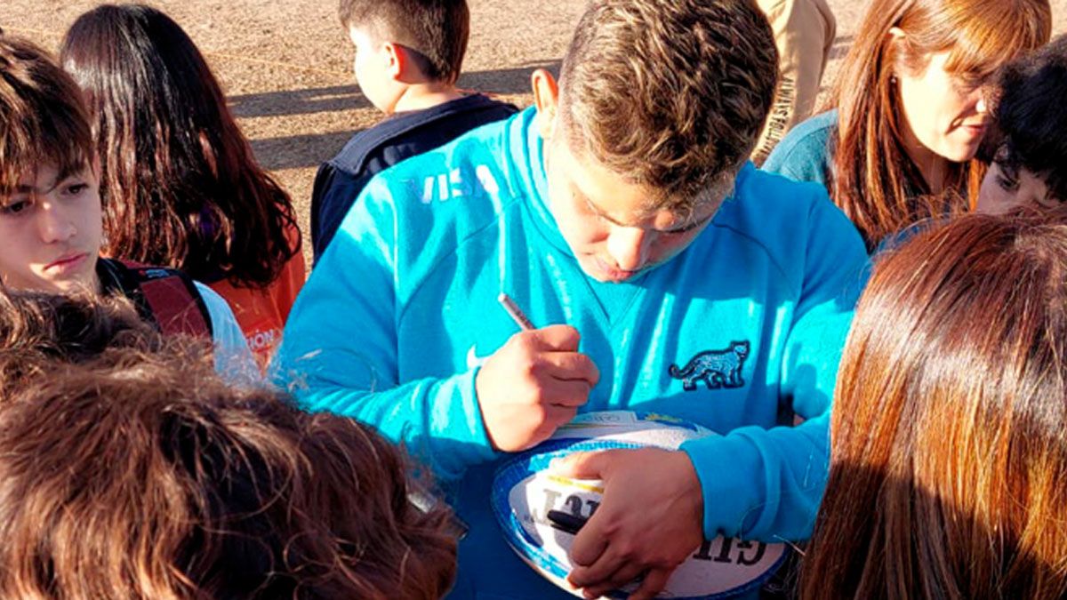 Los Pumas firmaron autógrafos en San Juan a la espera de la revancha con Australia