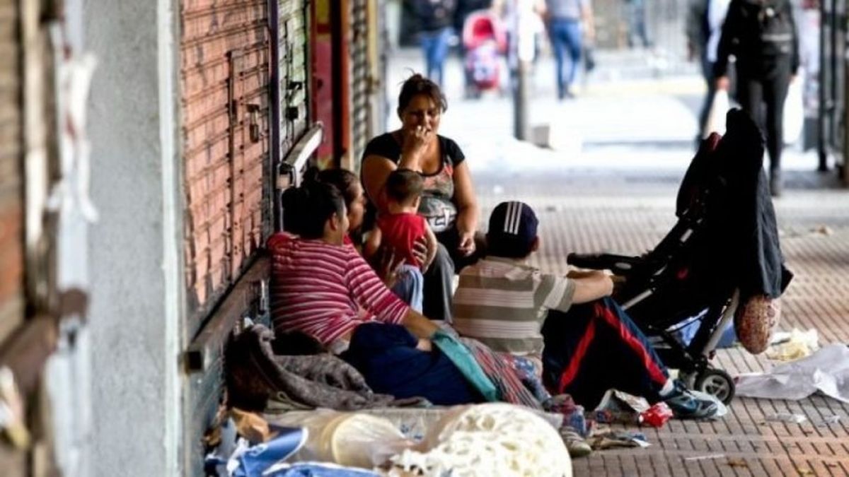Pobreza en Argentina 2023: el trabajo del Observatorio de la Deuda Social de la UCA (ODSA-UCA) fue realizado sobre un muestreo de 5.760 hogares (Foto: NA).