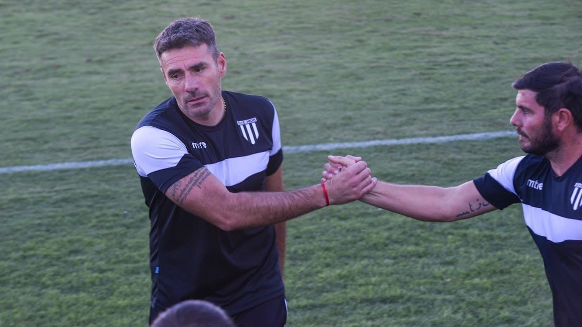 Diego Pozo le daría respaldo al mismo equipo ante Mitre