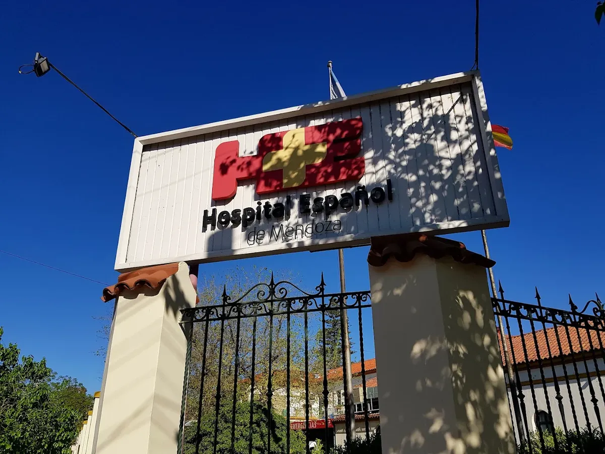 Ambas víctimas fueron asistidas por médicos del SEC y trasladadas al Hospital Español.